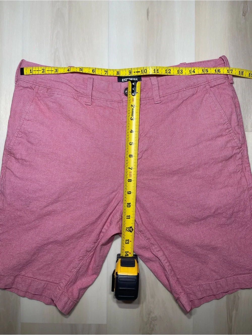 Express Classic Stretch Slim Salmon Shorts At the Knee 9” Inseam Men Sz 32